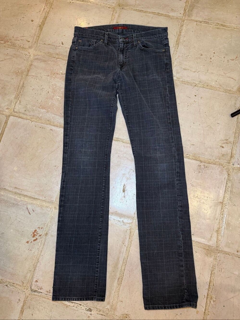Like new 7 For All Mankind plaid straight leg gray jeans